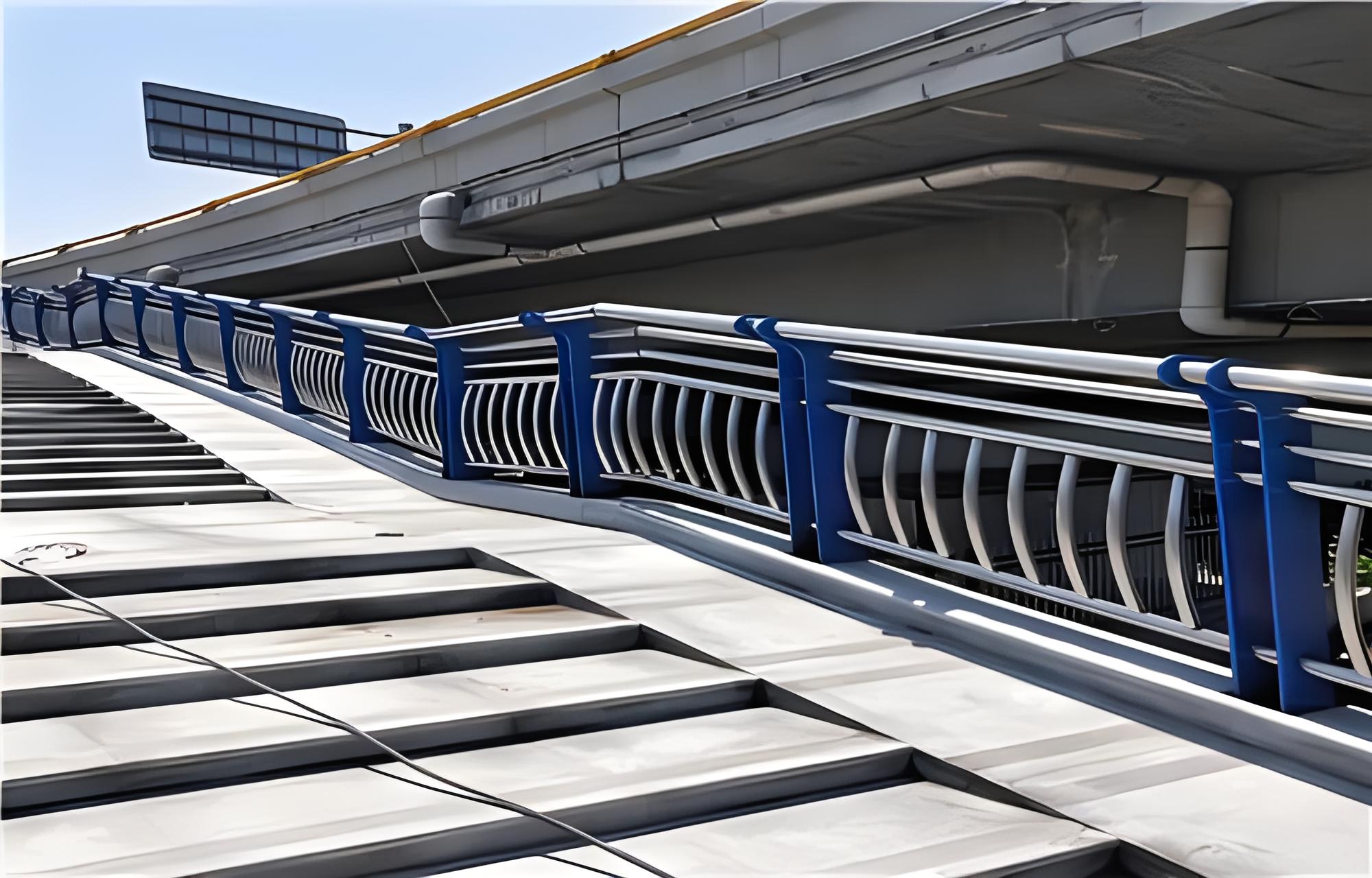 云南不锈钢桥梁护栏维护方案：确保安全，延长使用寿命
