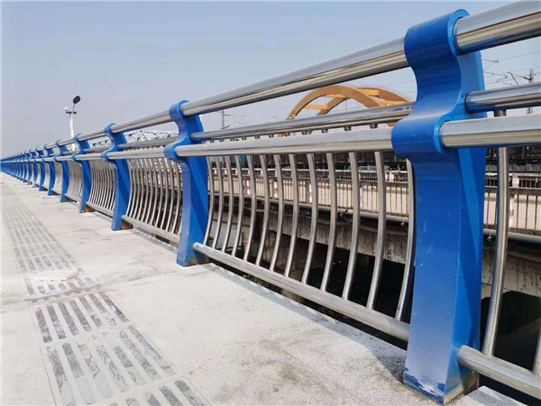 云南304不锈钢复合管护栏的生产工艺揭秘